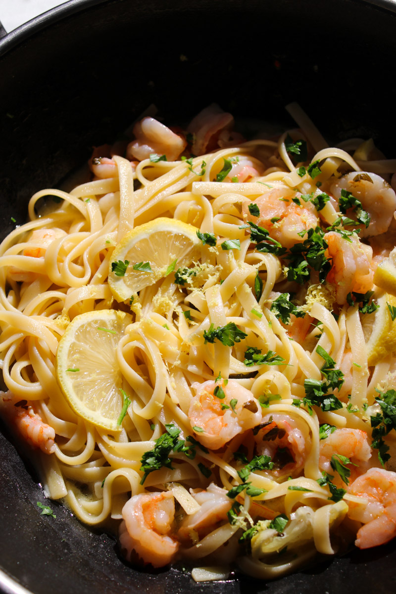 overhead image of easy shrimp scampi with linguine