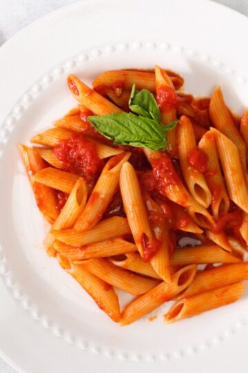 Pasta with tomato sauce recipe.