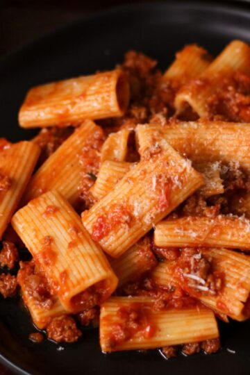 Pasta alla bolognese closeup image.