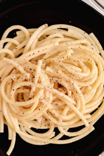 Cacio e pepe pasta cover.