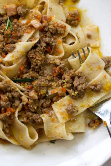 Ragu Bianco close up.